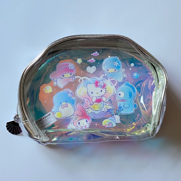 Hello Kitty Handbags - New Hello Kitty Toiletry Pouch